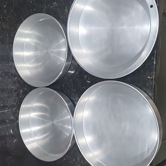 Mirro Kitchen Vintage 4 Round Cake Pans Aluminum 95 3 Mirro One 9